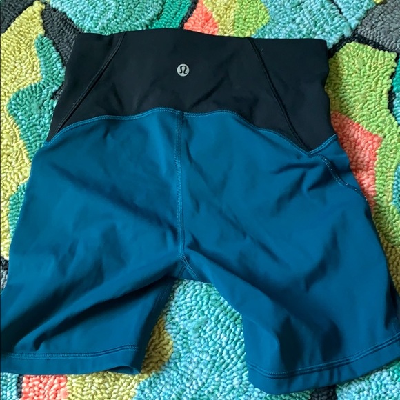 Lululemon size 4 4” inseam shorts - Picture 2 of 3